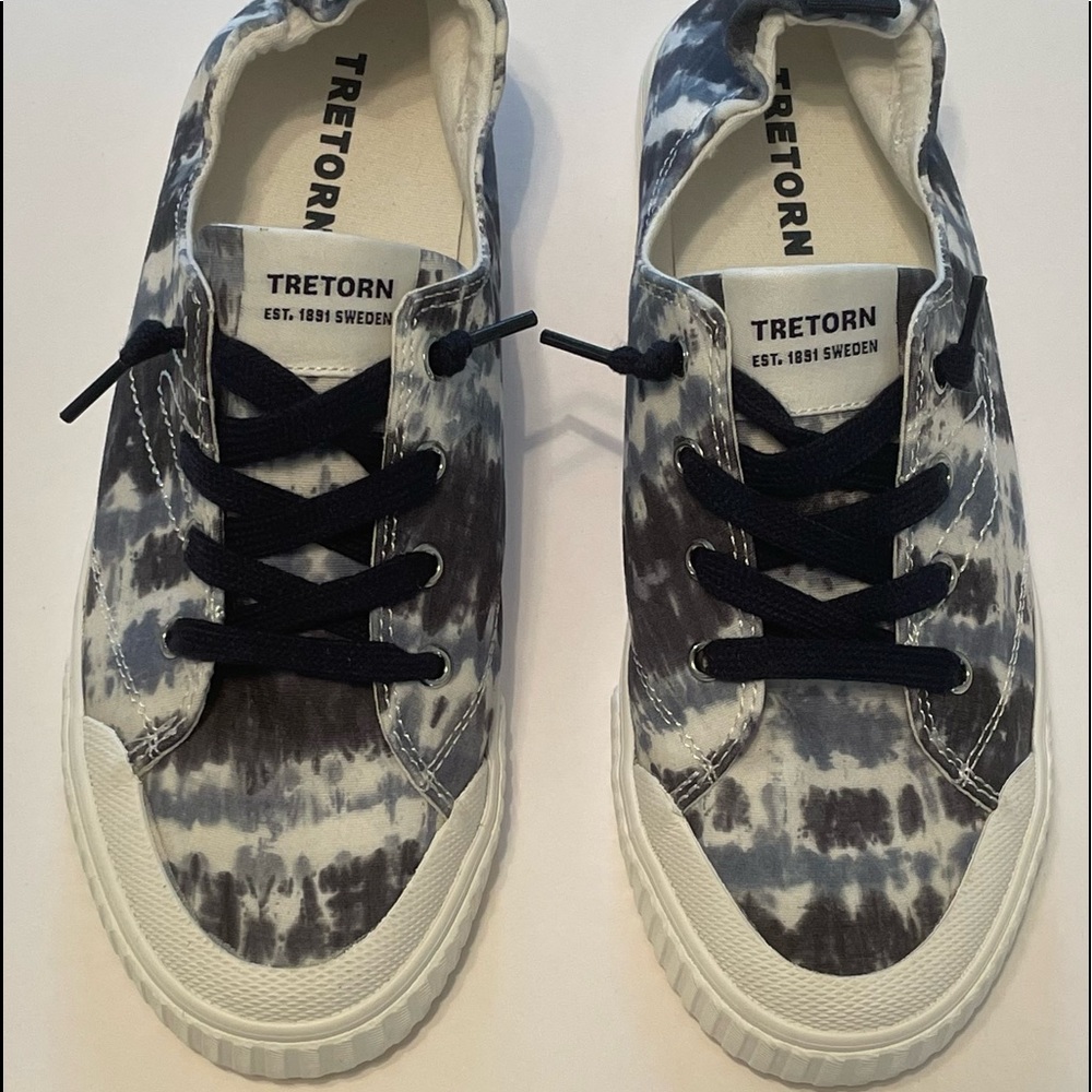 SOLD Tretorn Canvas Kicks NWOT Unworn